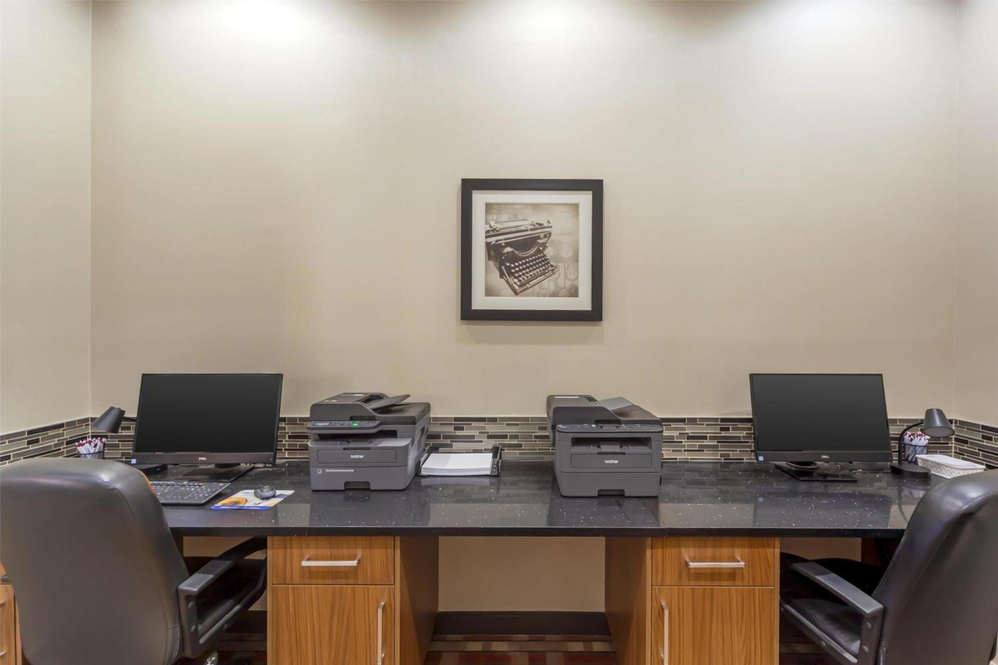 Best Western Plus Hinton Inn & Suites Bagian luar foto