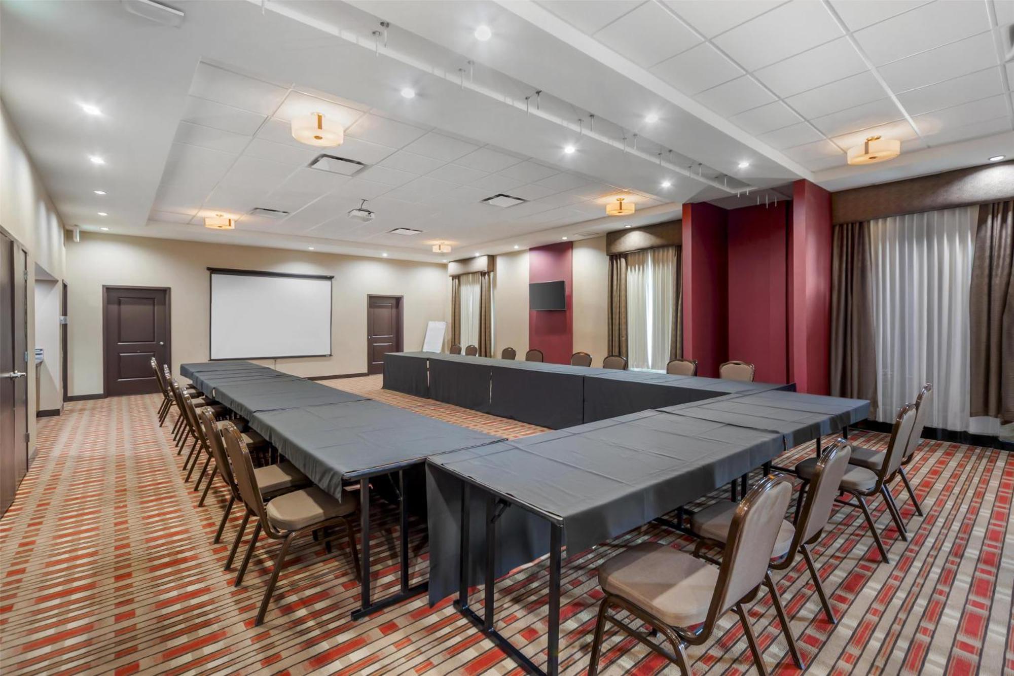Best Western Plus Hinton Inn & Suites Bagian luar foto