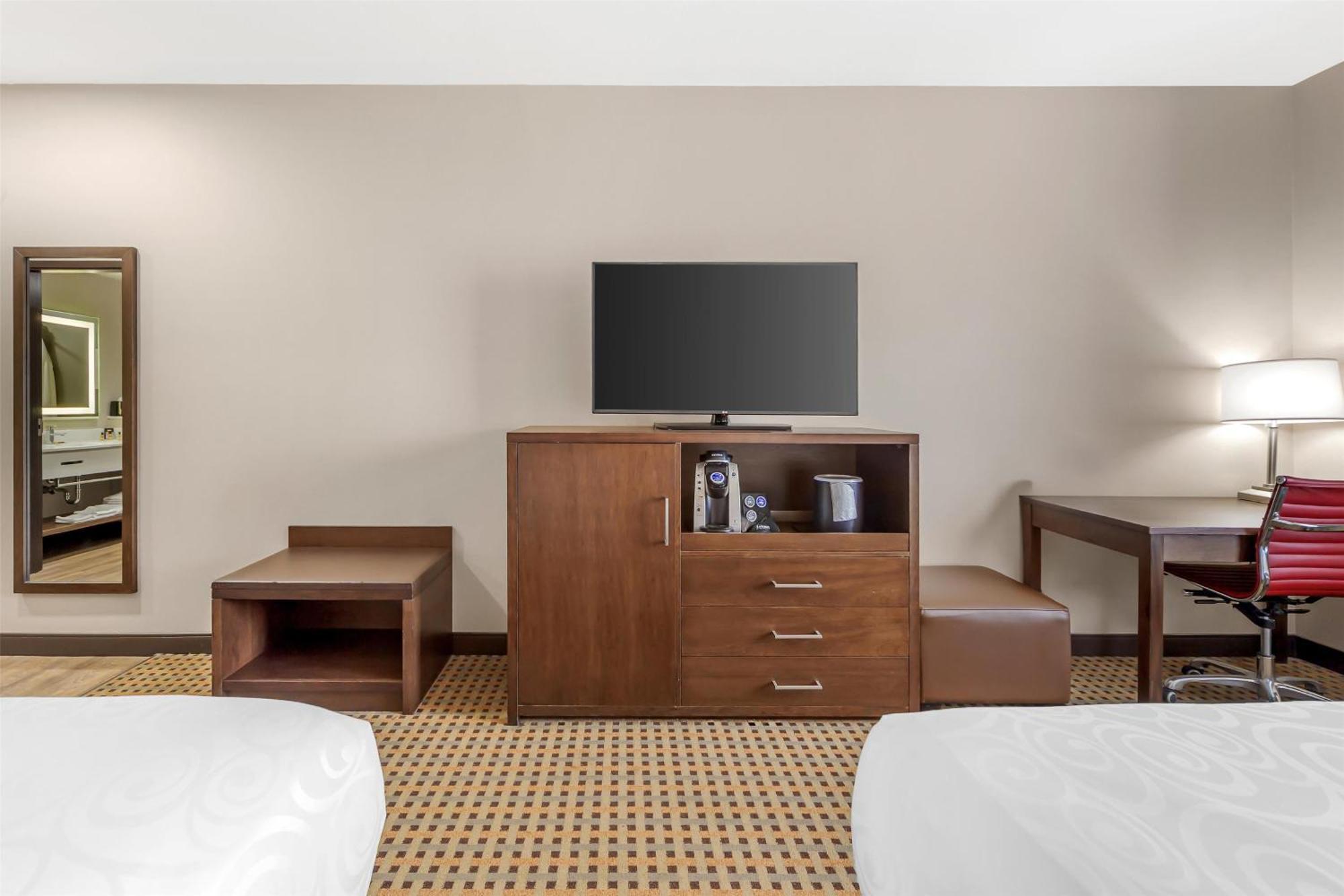 Best Western Plus Hinton Inn & Suites Bagian luar foto