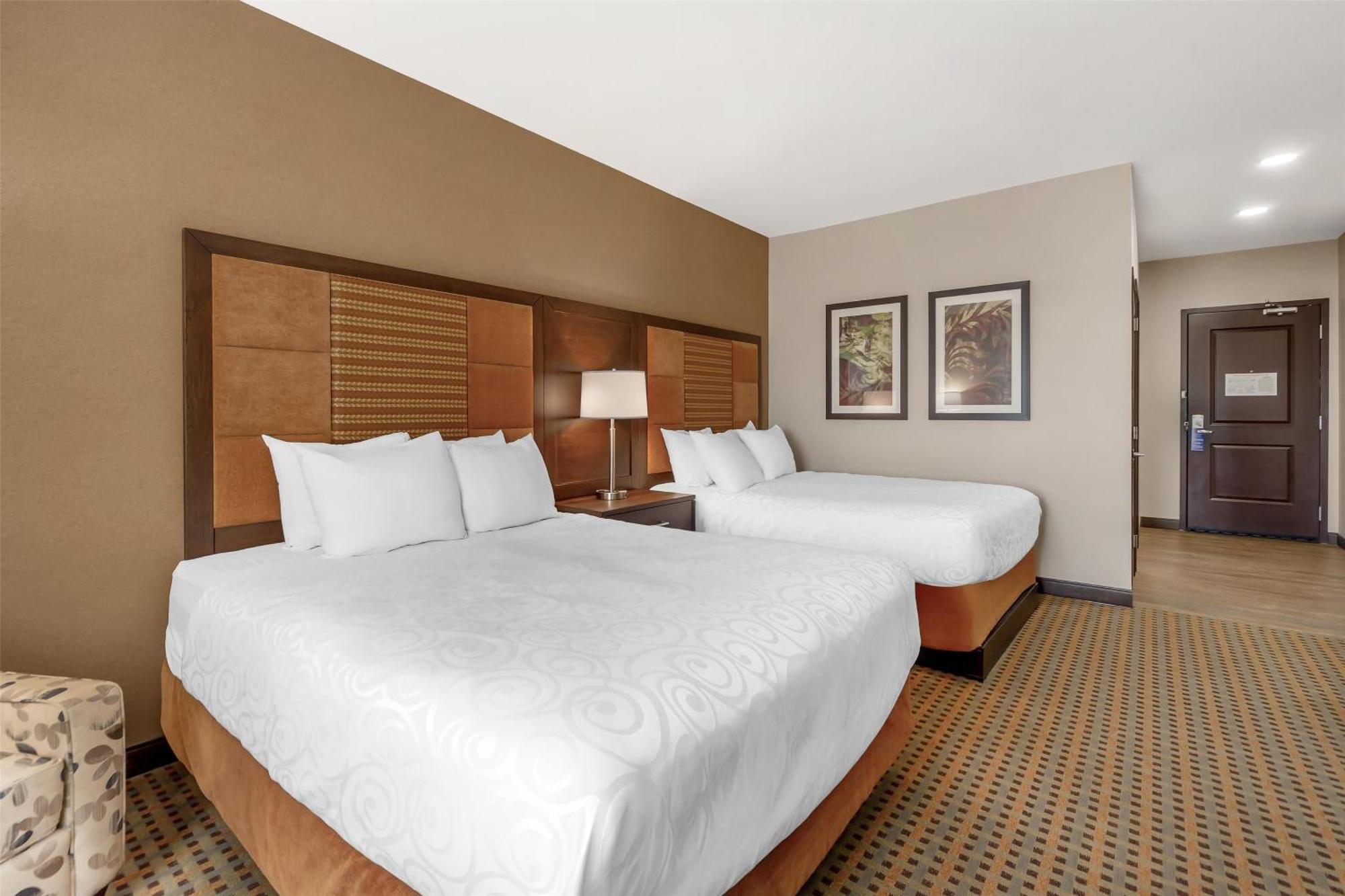 Best Western Plus Hinton Inn & Suites Bagian luar foto