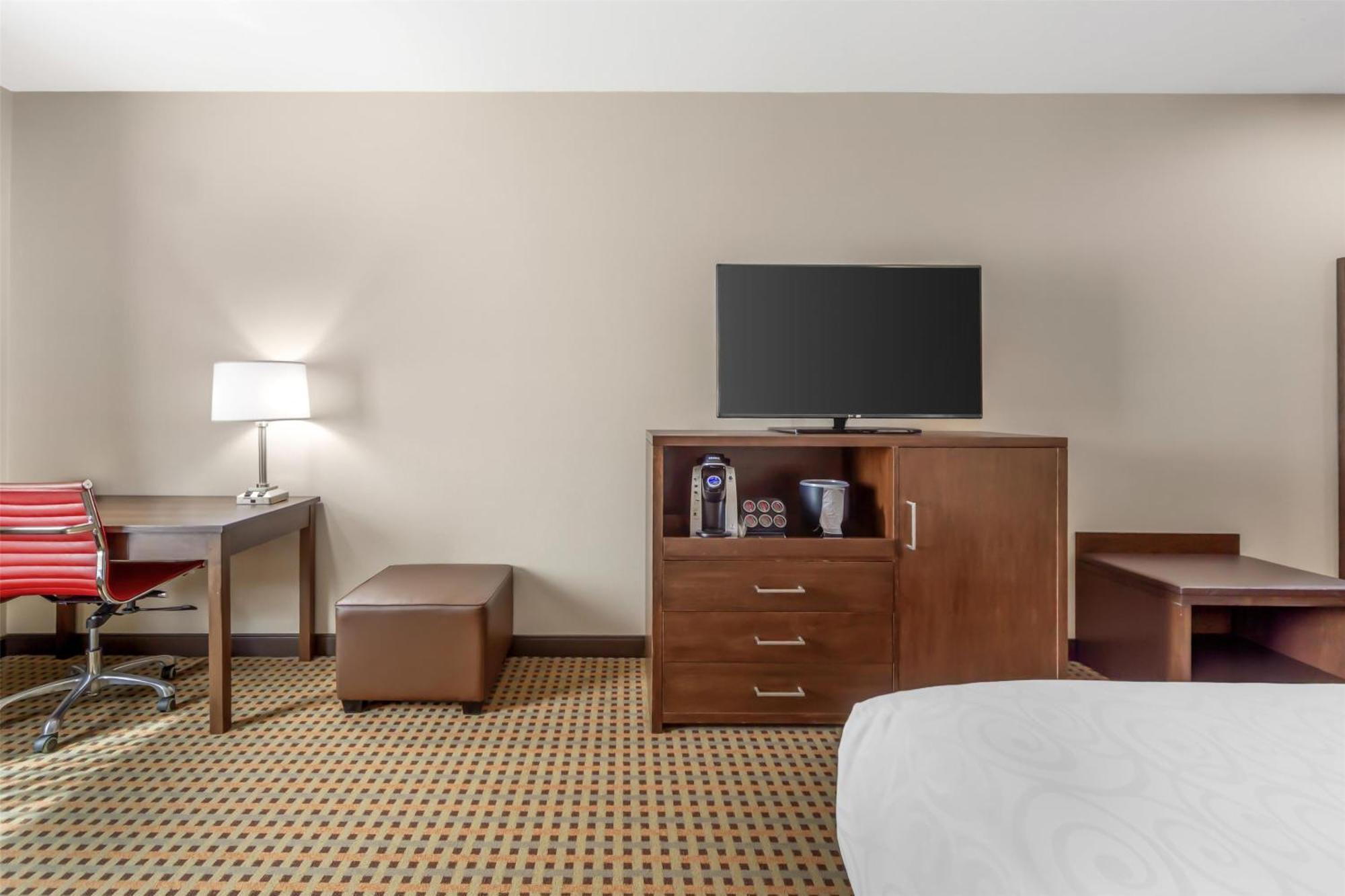Best Western Plus Hinton Inn & Suites Bagian luar foto
