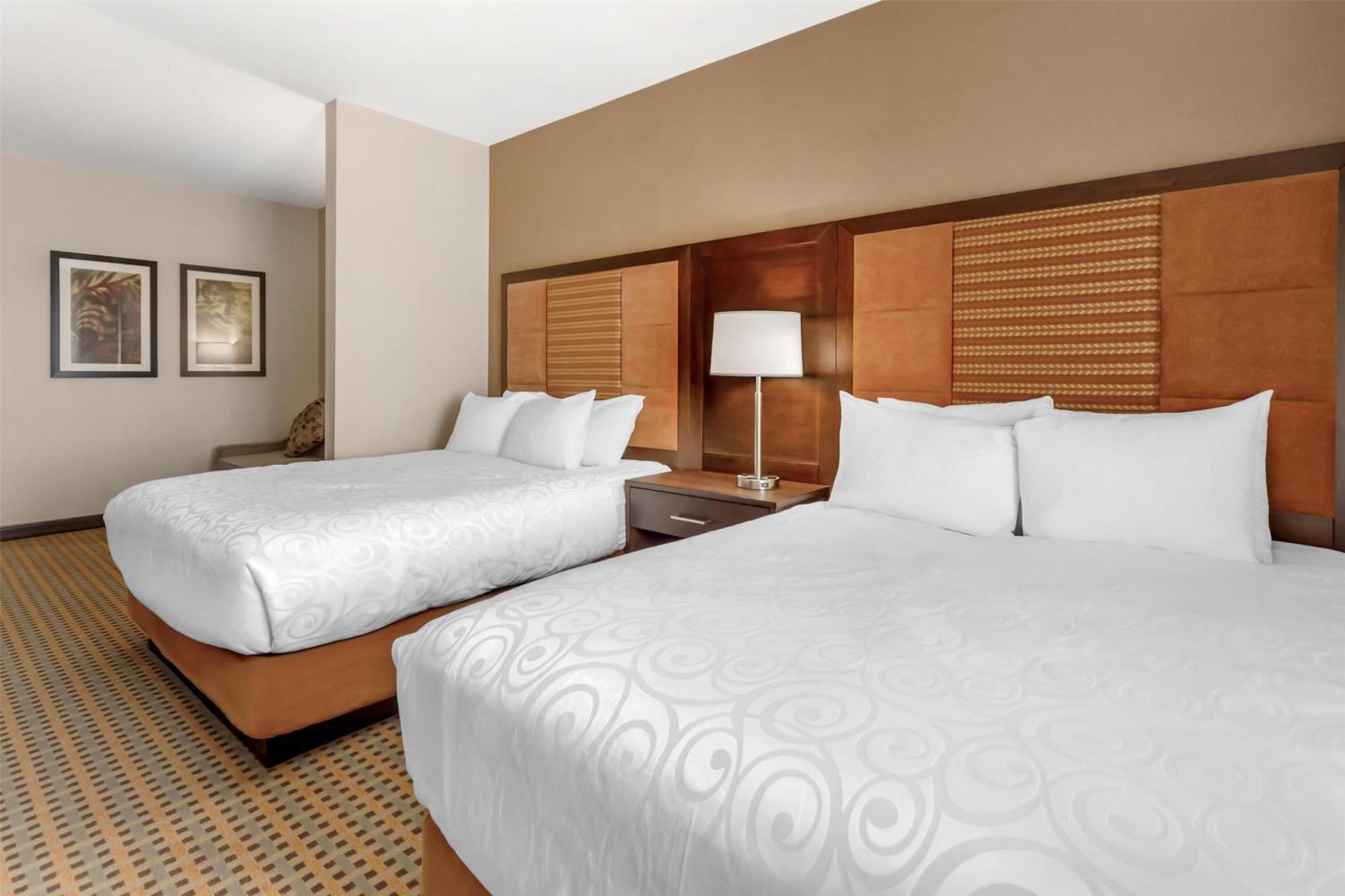 Best Western Plus Hinton Inn & Suites Bagian luar foto