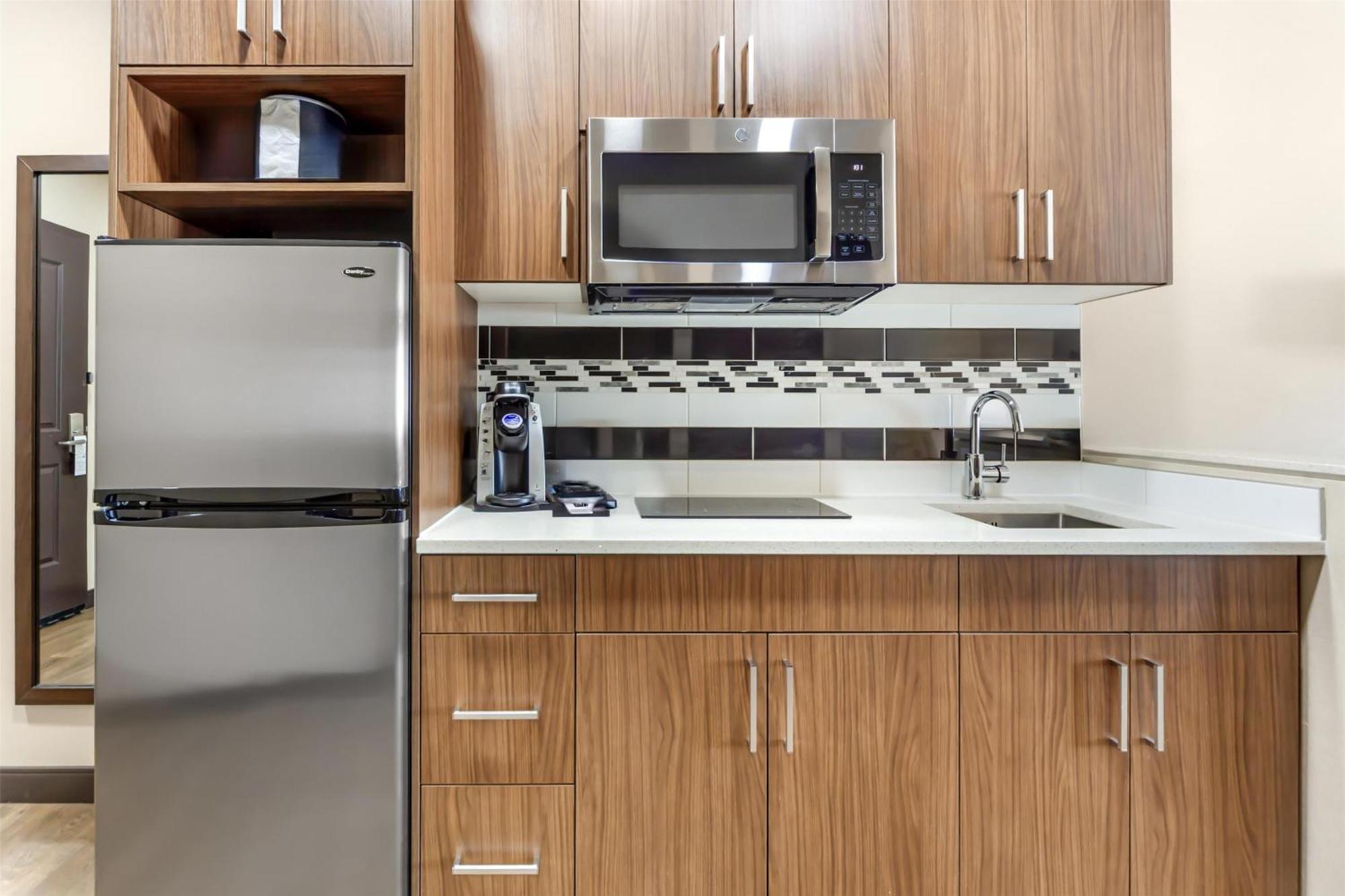 Best Western Plus Hinton Inn & Suites Bagian luar foto