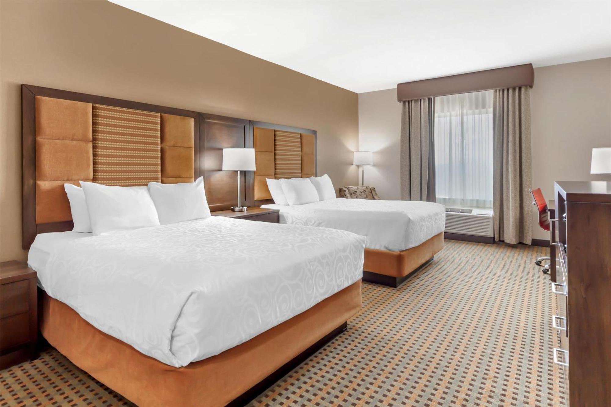 Best Western Plus Hinton Inn & Suites Bagian luar foto