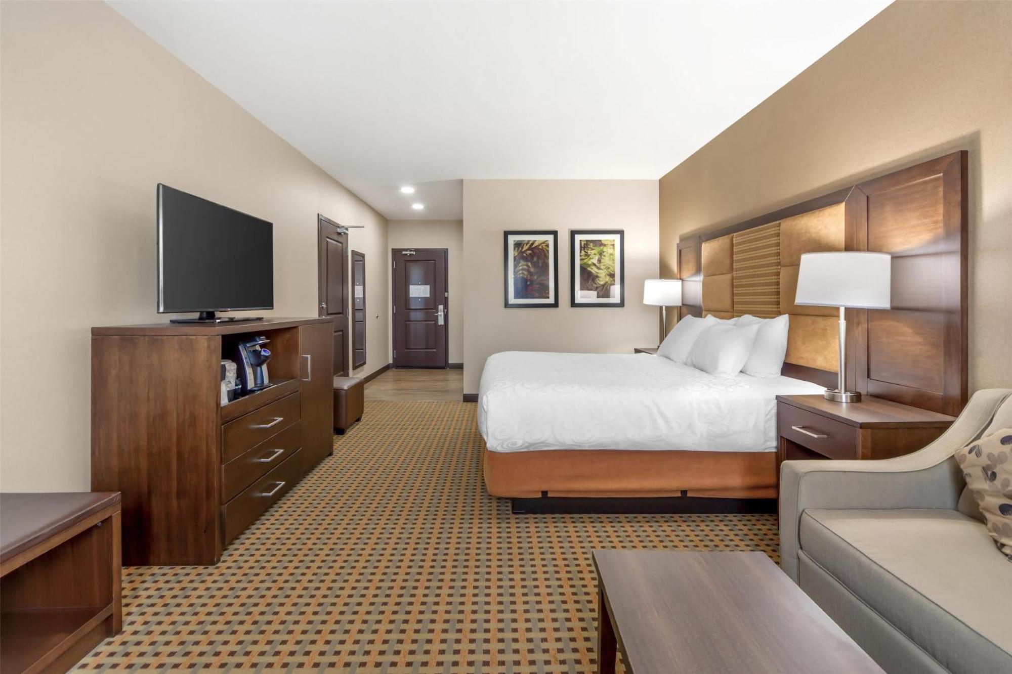 Best Western Plus Hinton Inn & Suites Bagian luar foto