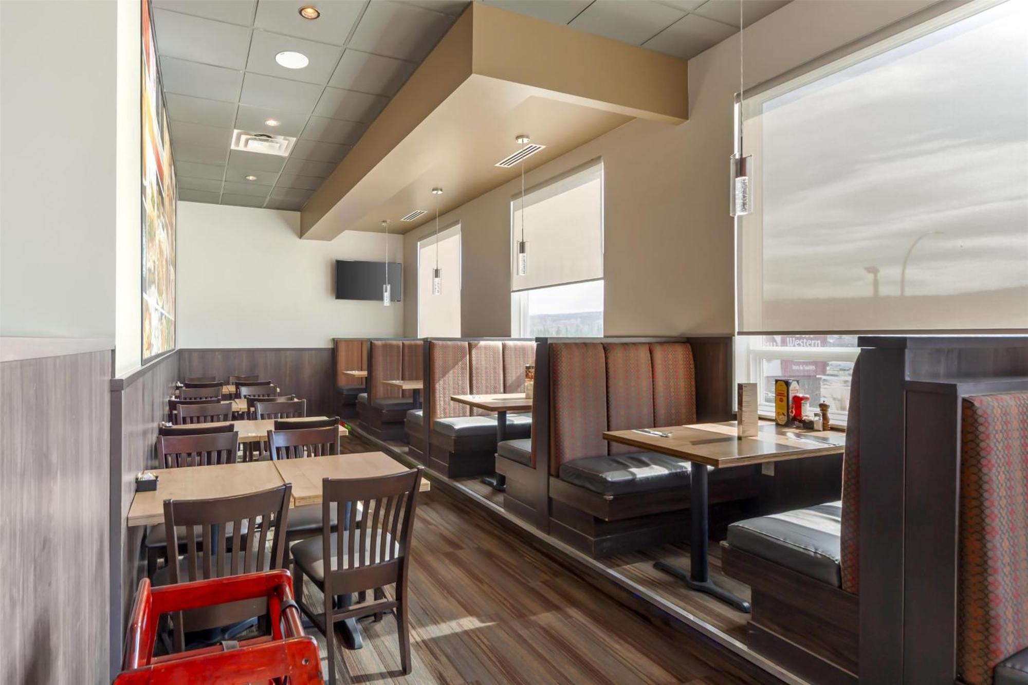 Best Western Plus Hinton Inn & Suites Bagian luar foto