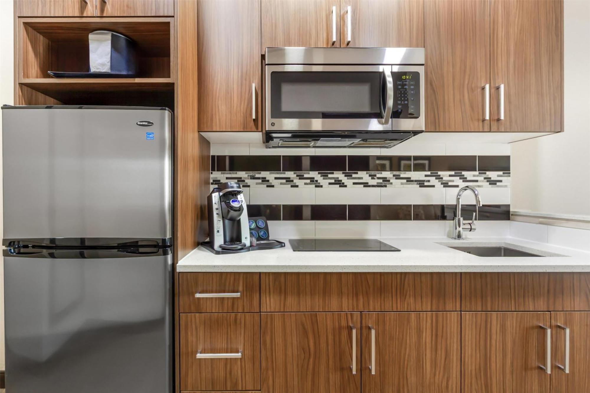 Best Western Plus Hinton Inn & Suites Bagian luar foto