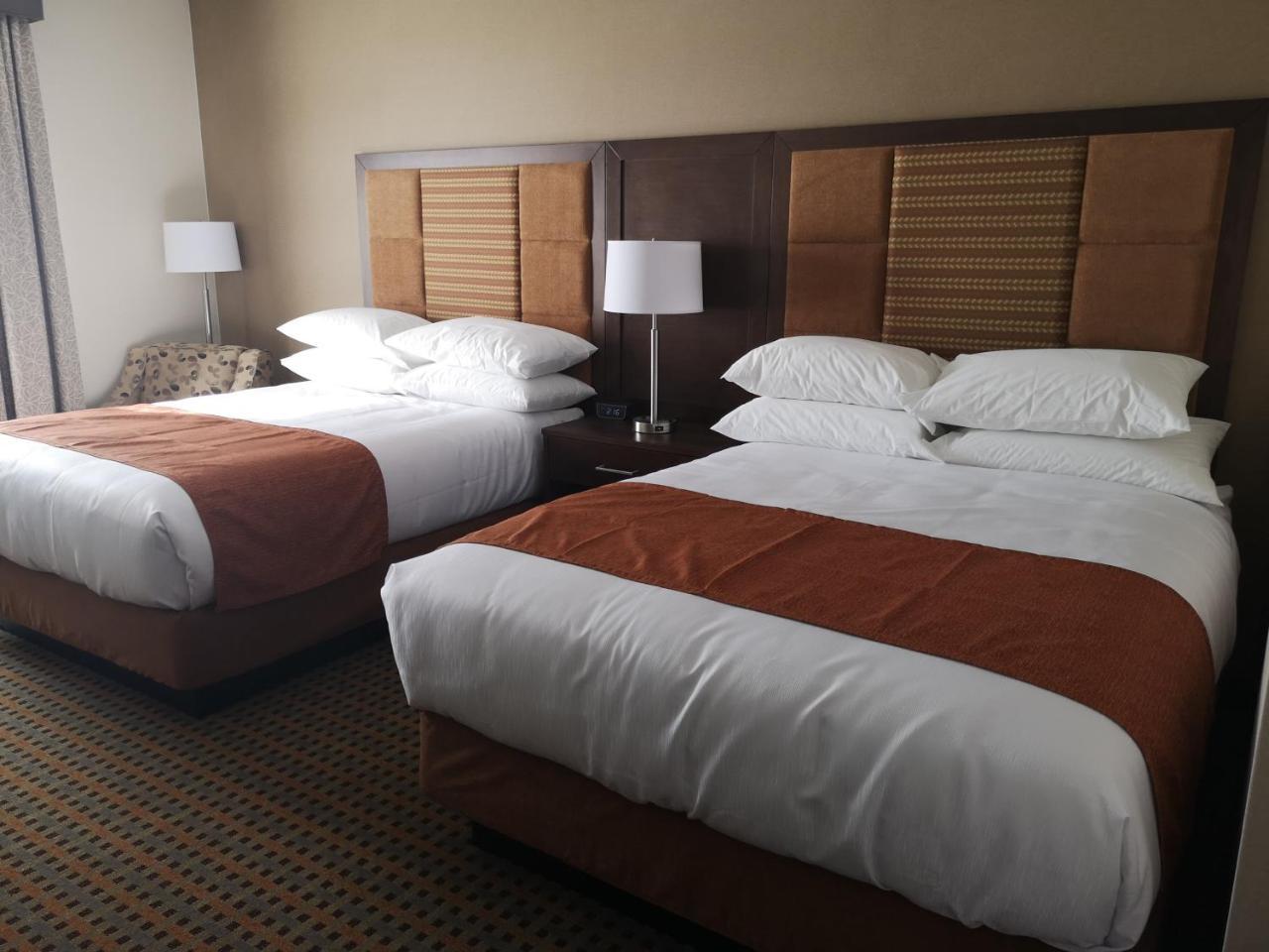 Best Western Plus Hinton Inn & Suites Bagian luar foto