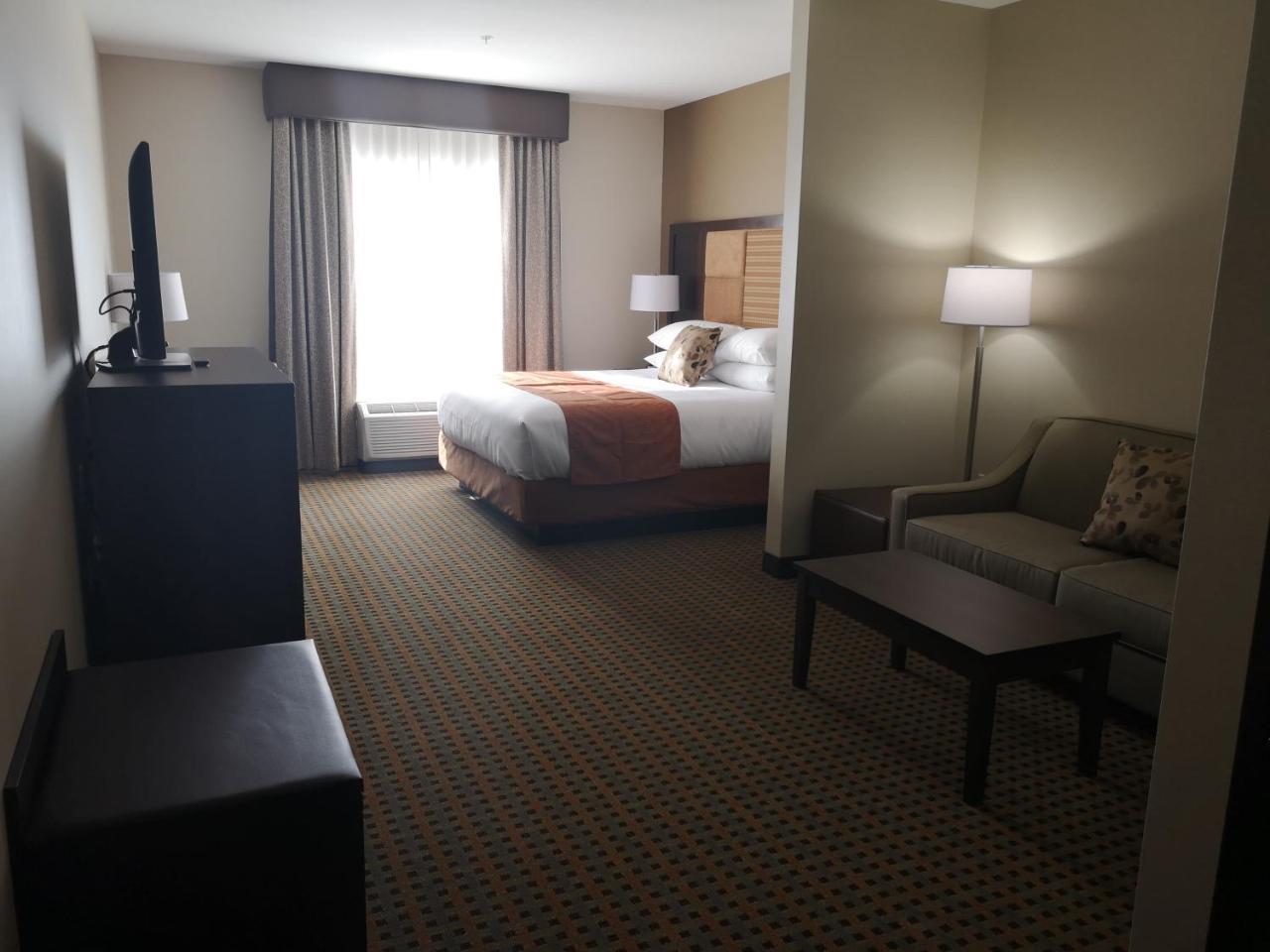Best Western Plus Hinton Inn & Suites Bagian luar foto