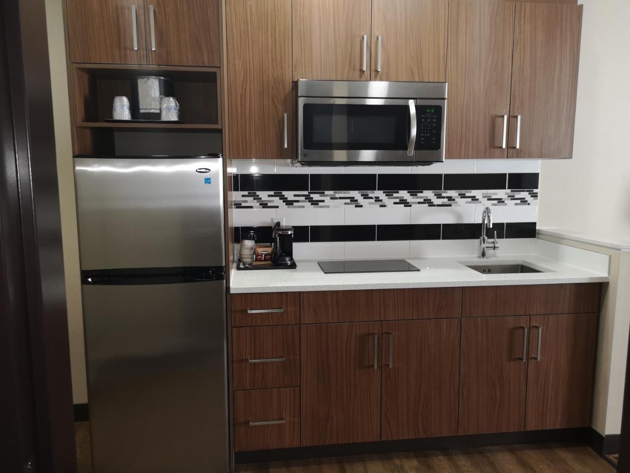 Best Western Plus Hinton Inn & Suites Bagian luar foto