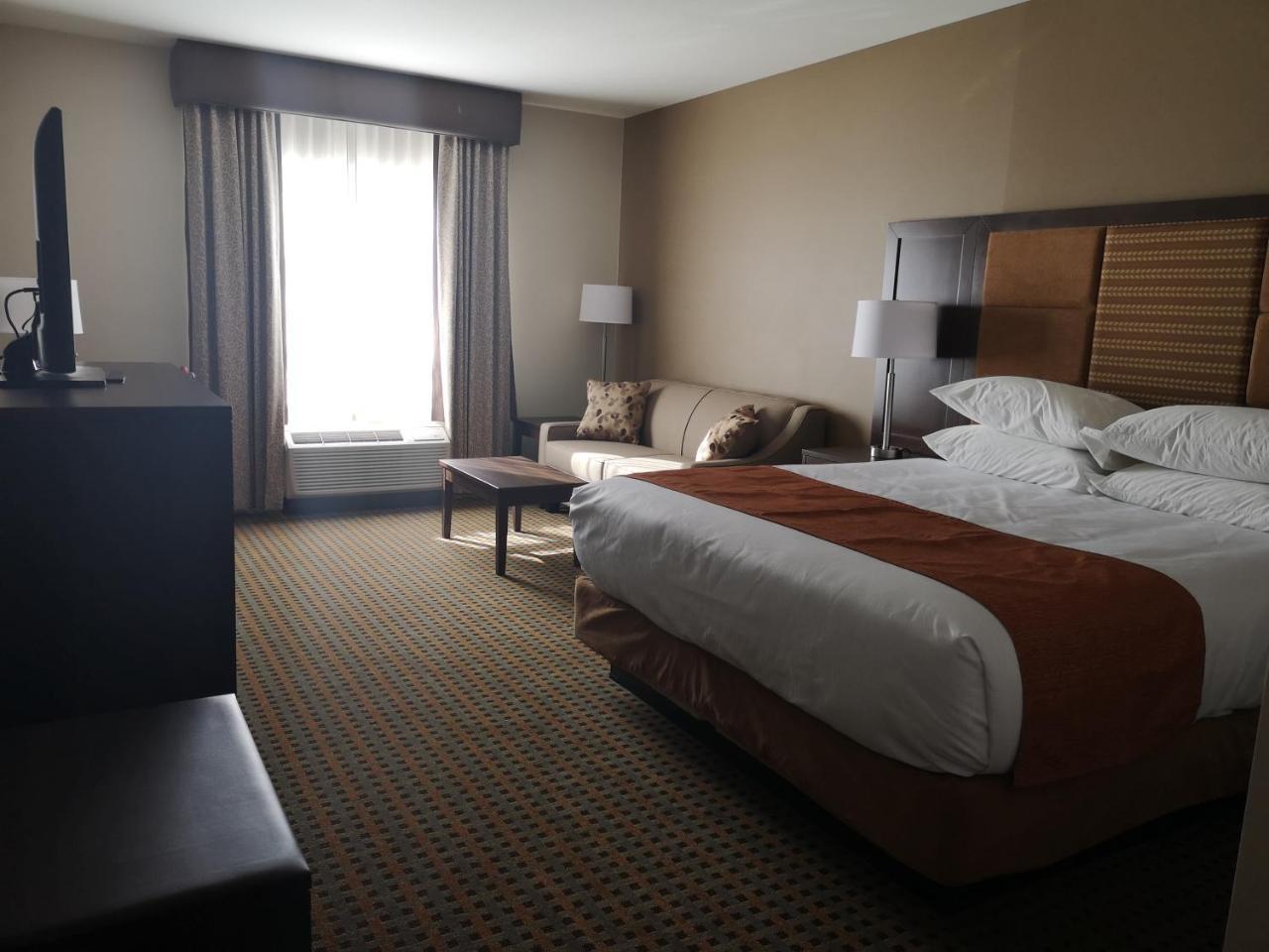 Best Western Plus Hinton Inn & Suites Bagian luar foto