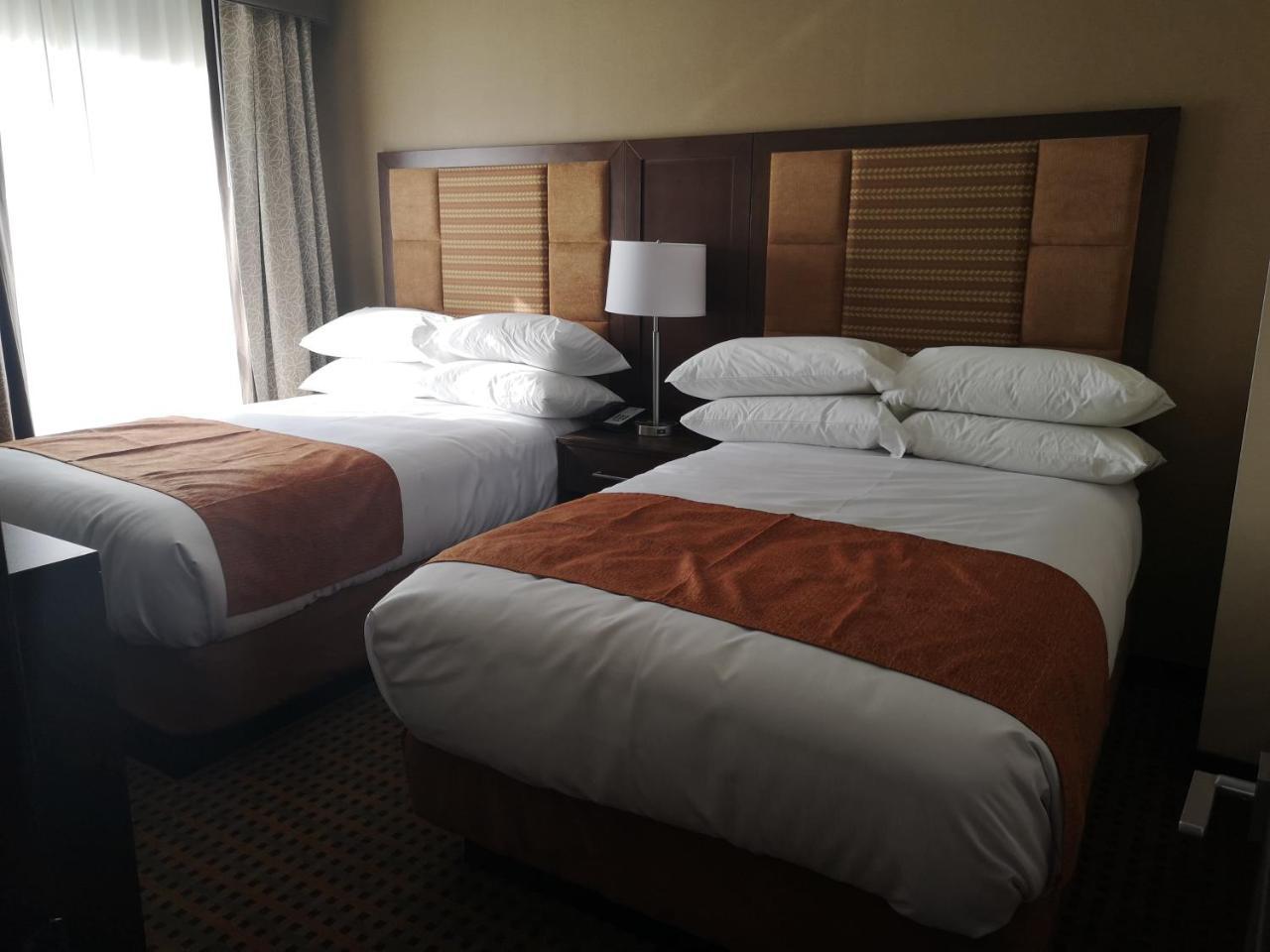 Best Western Plus Hinton Inn & Suites Bagian luar foto