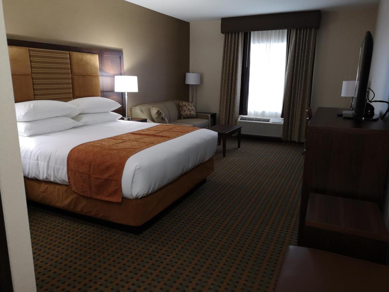 Best Western Plus Hinton Inn & Suites Bagian luar foto