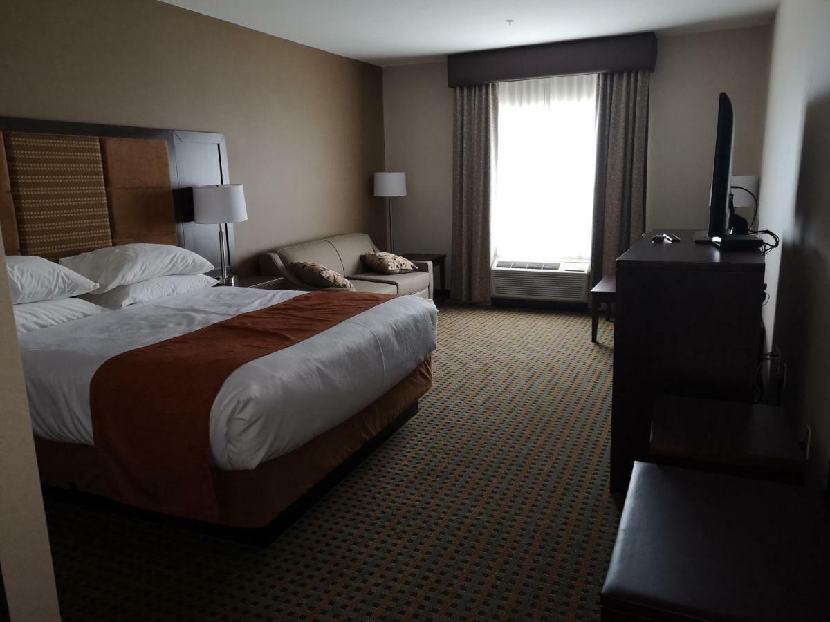 Best Western Plus Hinton Inn & Suites Bagian luar foto